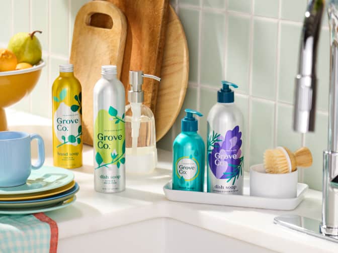 Family washing dishes